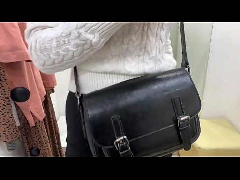 ❤️ Verejná masturbácia mladej sučky FeralBerry s robertkom v skúšobnej miestnosti ️ Sex video na nás sk.assistentai.ru ❌